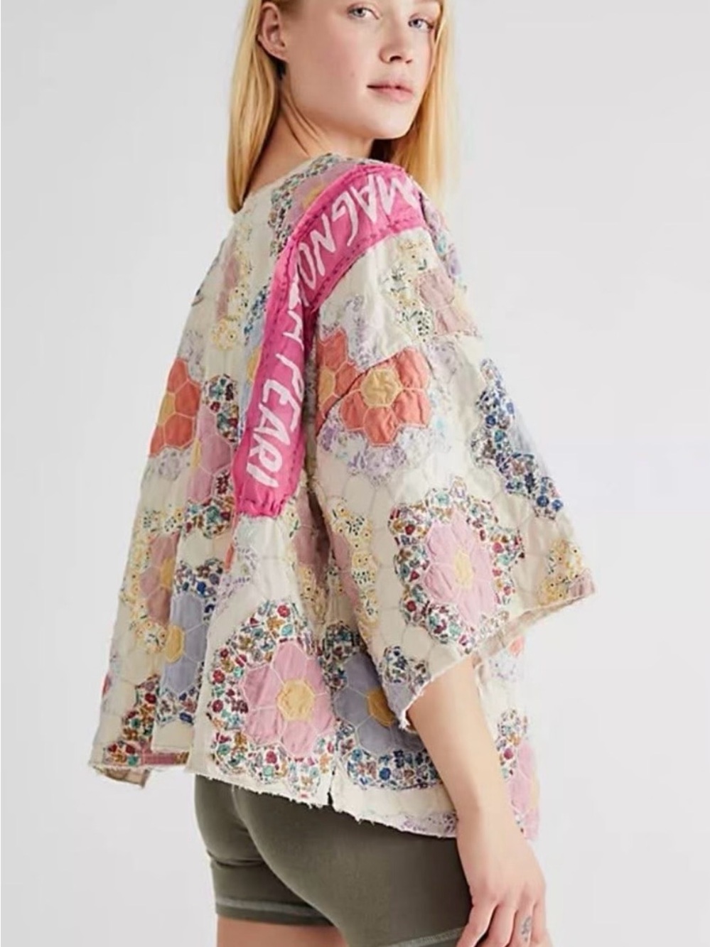 Magnolia Pearl Floral Patchwork Peasant Top in Cream with Pastel Flowers NWOT - Picture 4 of 4